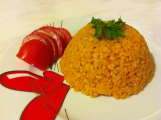 Salçalı Bulgur Pilavı Tarifi ve Malzemeleri Salçalı Bulgur Pilavı Tarifi ve Malzemeleri
